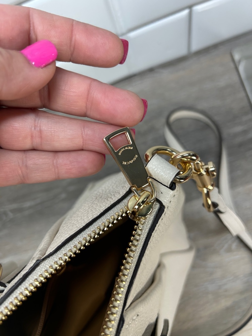 Coach cream satchel - Picture 13 of 13